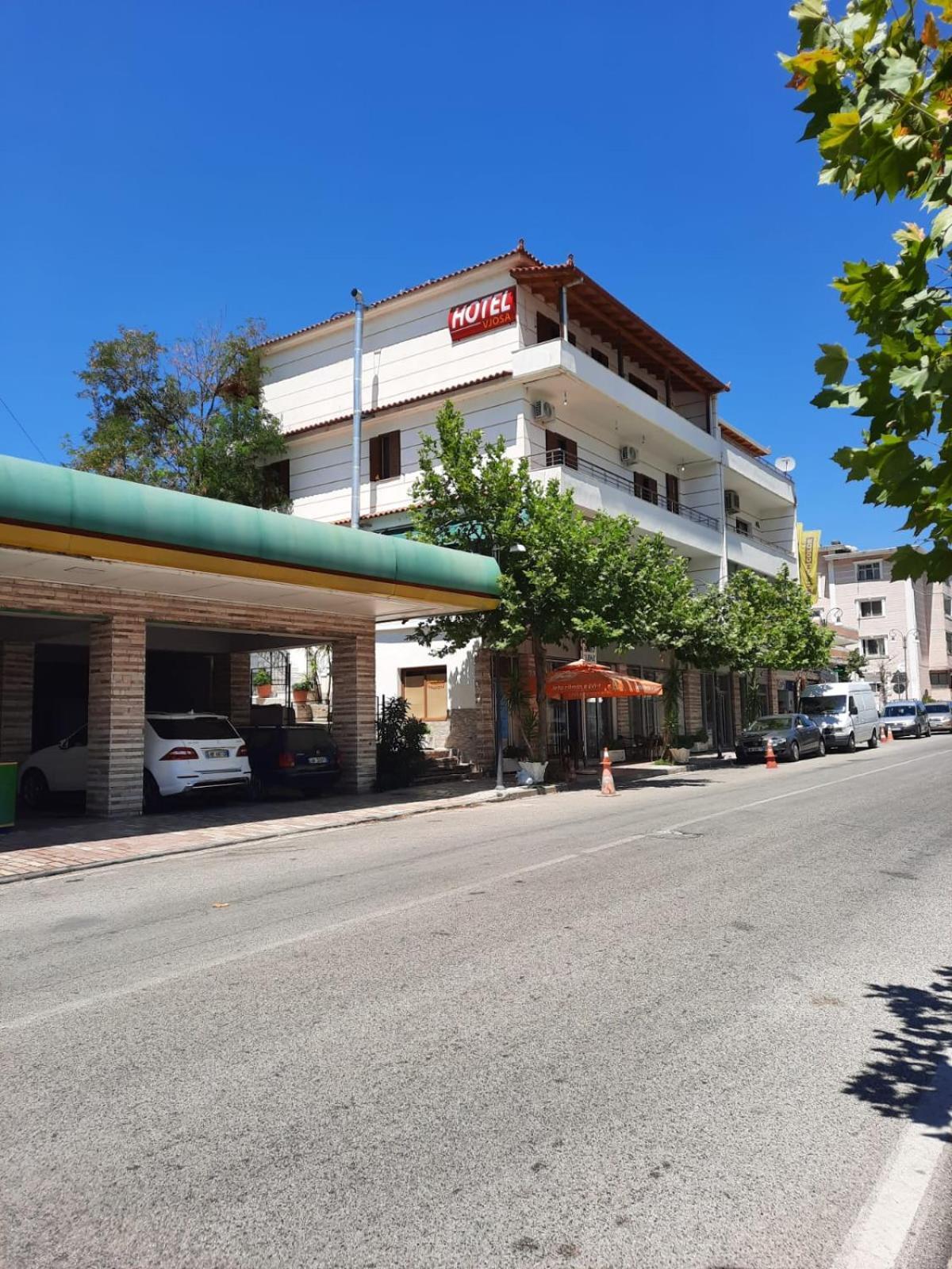 & Restorant Vjosa Hotel *